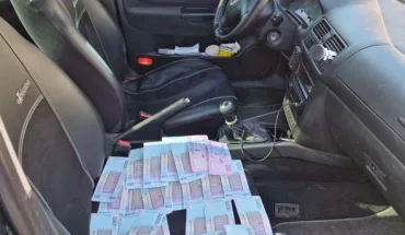 ДБР затримало підполковника військкомату, який за гроші обіцяв допомогти уникнути військової служби