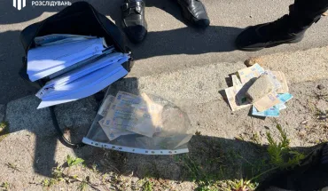 ДБР затримало правоохоронця, який вимагав хабар у військового за порушення адмінзаконодавства (7)