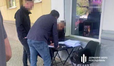На Одещині ДБР викрило правоохоронців, які за хабар військовим майном «позбавляли» від кримінального провадження (2)