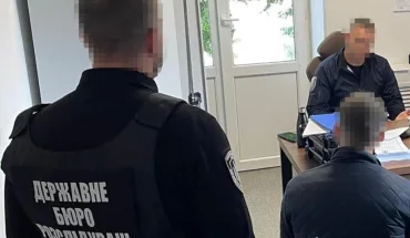ДБР викрило командира військової частини з Чернігівщини, який зі спільниками створив «командний пункт на папері» для заробітку на виплатах (2)
