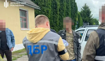 ДБР завершило розслідування щодо правоохоронця із Сум, який допомагав контрабандистам переправляти цигарки до росії (2)