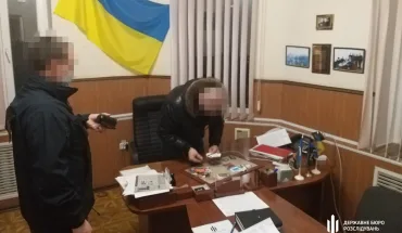 ДБР зупинило системні побори керівником відділу поліції за незаконну вирубку деревини на Миколаївщині  (1)