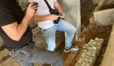 На Одещині ДБР викрило посадовця ДМС, який хотів збагатитися на ухилянтах та навіть складав для себе листи-бажання (4)