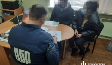 ДБР оголосило про підозру поліцейському та рієлтору, які організували схему заволодіння квартирою в Маріуполі