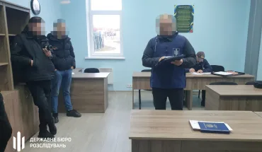 na-bukovini-dbr-povidomilo-pro-pidozru-shhe-odnomu-pravoohoroncyu-yakij-spriyav-kontrabandi-elektronnih-cigarok-iz-rumunii-na-42-mln-grn-3