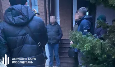 ДБР повідомило про підозру третьому топменеджеру АТ «Банк «Фінанси та Кредит», який допомагав олігарху красти мільярди