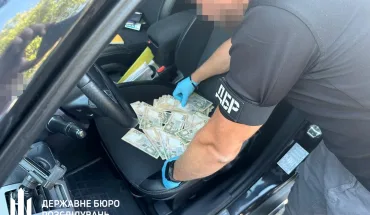 ДБР затримало високопосадовців у Чернівцях, які хотіли нажитися на ремонті військової казарми (2)