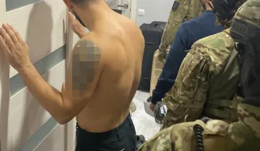 ДБР повідомило про підозру чотирьом митникам, які незаконно «продовжили» безмитне ввезення автомобілів (1)