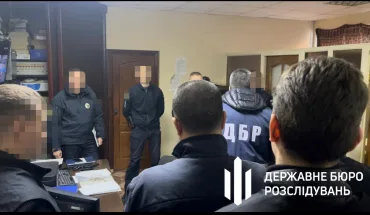 ДБР завершило розслідування щодо злочинної групи, яка незаконно рубала дуби на Полтавщині (2)