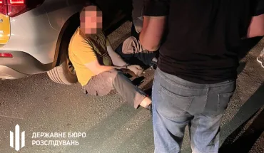 ДБР повідомило про підозру правоохоронцю, який намагався пограбувати АЗС в Одесі (2)