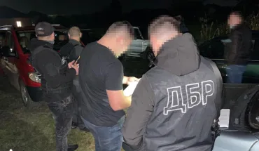 На Буковині перед судом постане поліцейський, який у складі злочинної групи збував амфетамін