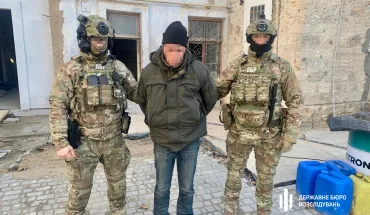 ДБР затримало працівника херсонського СІЗО, який продовжив контакти з окупантами після звільнення Херсону (1)