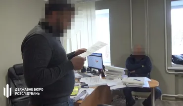 ДБР завершило розслідування стосовно посадовця військової частини у Сумах, який незаконно нараховував підлеглій майже 600 тис. грн (3)