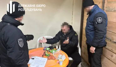 ДБР викрило військовослужбовця та його спільника, які продавали авто, ввезені в Україну для ЗСУ (1)