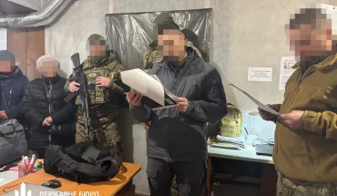 ДБР викрило екскомбрига однієї з бригад ТРО, який забезпечив підвищені виплати власній дружині за фіктивну участь у бойових діях (5)
