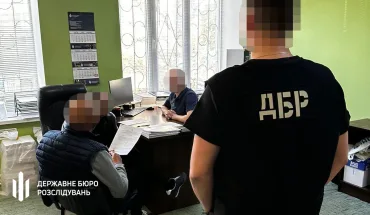 На Хмельниччині викрито працівника судової охорони, який за гроші обіцяв «домовитися» з ДБР про закриття кримінального провадження
