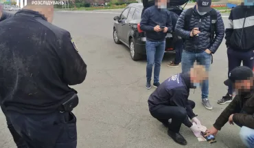 Керування автівкою без прав — ДБР викрило поліцейського на вимаганні хабарів