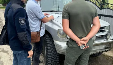 На Буковині ДБР викрило посадовців, які організували незаконну рубку лісу на майже 4 млн грн (2)