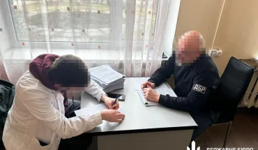ДБР затримало учасників злочинної організації, які продавали наркотики через спеціально створену аптеку та наркологічні кабінети (3)