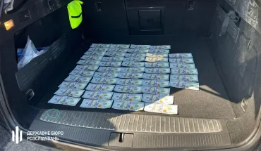 ДБР затримало правоохоронців з Львівщини, які хотіли заробити на благодійній допомозі військовим (2)