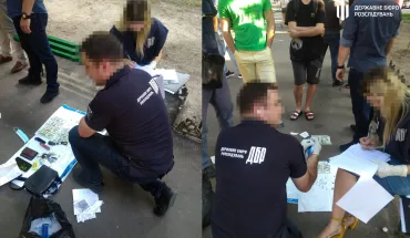 ДБР затримало держінспектора Одеської митниці, який брав гроші за швидке розмитнення авто