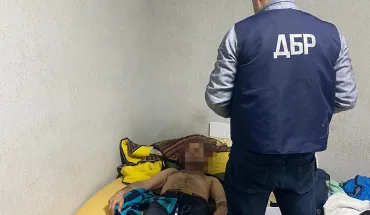 ДБР затримало двох працівників військкомату Самбору, які знущались з незаконно утримуваного ними чоловіка (1)