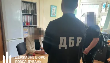 ДБР завершило розслідування щодо харківських податківців, які вимагали хабарі у підприємців (3)