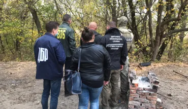 На Луганщині затримали службовця лісгоспу під час надання хабара за прикриття контрабанди