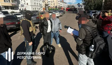 За матеріалами ДБР судитимуть податківця з Житомирщини, який вимагав хабарі у власника мережі АЗС (2)