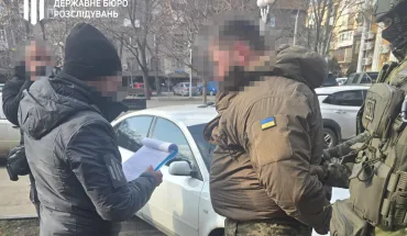 У Запоріжжі ДБР затримало посадовця ВСП, який за гроші надавав «послуги» для виїзду за кордон (1)