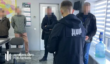 ДБР викрило посадовців Житомирської митниці, які за окрему плату продовжили «нульове розмитнення»  (2)