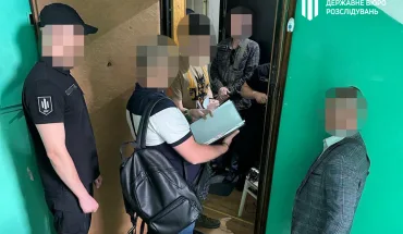 За матеріалами ДБР повідомлено про підозру трьом співробітникам НАБУ за скоєння дорожньо-транспортних пригод, що призвели до каліцтва потерпілих (2)