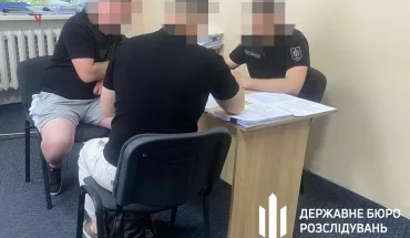 ДБР викрило командира батальйону на незаконній виплаті майже мільйона гривень бойових