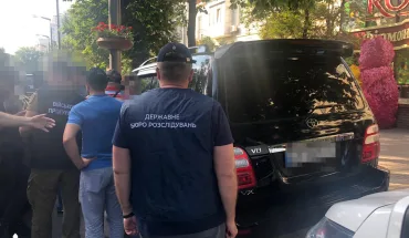 3 000 доларів США за вирішення питання працевлаштування - ДБР затримало працівника СБУ