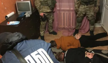Сержанта судової охорони Луганщини затримано при передачі наркотиків «з рук в руки» (ВІДЕО)
