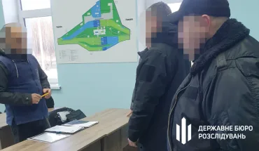 На Буковині ДБР повідомило про підозру ще одному правоохоронцю, який сприяв контрабанді електронних цигарок із Румунії на 42 млн грн (1)