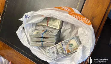 ДБР викрило керівництво регіональної митниці на вимаганні хабарів у експортера меду  (1)