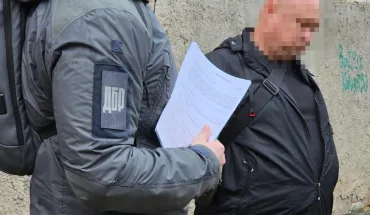 На Херсонщині ДБР викрило посадовців військової служби правопорядку, які вимагали хабарі з військовослужбовців (2)