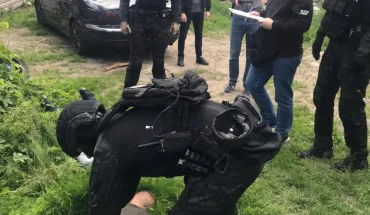Працівники поліції Житомирщини вимагали хабар у свідка, ДБР затримало їх «на гарячому»