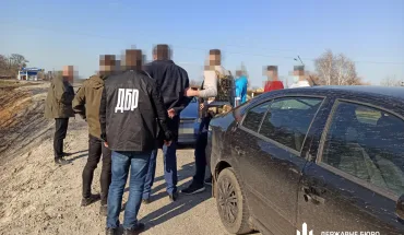 8 000 доларів США за закриття кримінального провадження – на Запоріжжі затримано екскерівника відділу місцевої прокуратури (ВІДЕО)