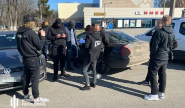ДБР затримало прикордонника з Харкова, який за хабар обіцяв колезі перевести його з одного підрозділу в інший (3)