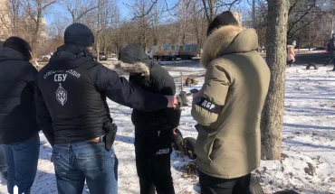 1000 доларів США за уникнення кримінальної відповідальності — у Харкові затримали дізнавача поліції
