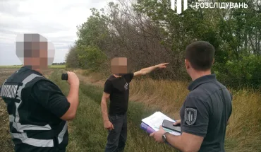 На Дніпропетровщині ДБР викрило правоохоронця, який очолив банду «чорних лісорубів» (2)