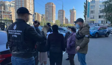 На спробі підкупу слідчого ДБР викрито посадовицю Держгеокадастру Чернігівщини (ВІДЕО)