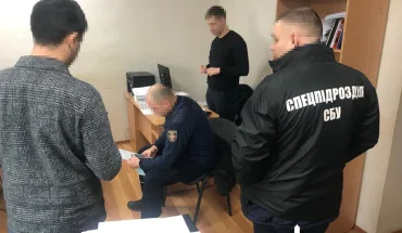 Посадовець ДСНС на Луганщині ошукав літню жінку на 234 тис. грн – ДБР повідомило йому про підозру у шахрайстві