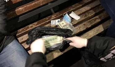 Посада начальника відділу поліції за 100 000 доларів США – правоохоронець Рівненщини разом зі спільником постануть перед судом
