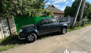 У Харкові ДБР затримало прикордонника, який торгував гуманітарними автомобілями, ввезеними для потреб ЗСУ (2)