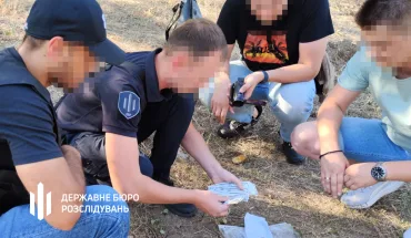 ДБР на Одещині затримало правоохоронця, який за гроші намагався переправити військовозобов’язаного через кордон (2)