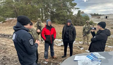 На Рівненщині ДБР викрило правоохоронця то його спільника на організації виїзду «ухилянтів» до білорусі (5)