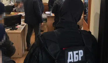 Слідчого поліції Дніпра судитимуть через отримання хабаря за «допомогу» підозрюваному